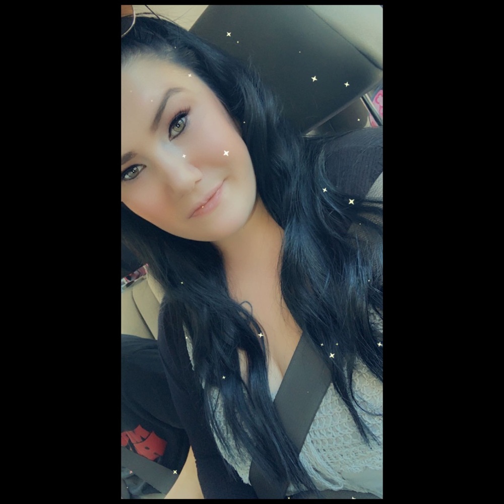 Meet your Posher, Alexis